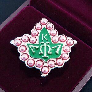 AKA Alpha Kappa‎ Alpha Brooch Green Logo with Pink Pearls